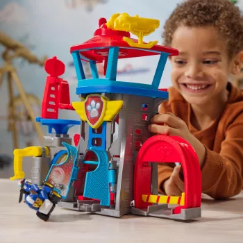 PAW Patrol : Oro gelbėjimo, Pup Squad Adventure Bay oro uosto žaidimų rinkinys su Chase žaisliniu automobiliu ir transporto priemonių paleidimo įrenginiu, vaikų žaislai berniukams ir mergaitėms nuo 3 metų