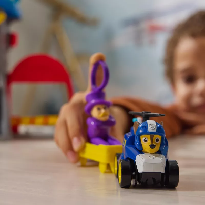 PAW Patrol : Oro gelbėjimo, Pup Squad Adventure Bay oro uosto žaidimų rinkinys su Chase žaisliniu automobiliu ir transporto priemonių paleidimo įrenginiu, vaikų žaislai berniukams ir mergaitėms nuo 3 metų
