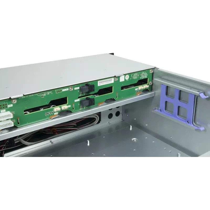 Serverio korpusas INTER-TECH IPC 4U-4708 — 4U, juodas, tinka ATX/PS2 maitinimo šaltiniui, 4x priekiniai 80mm, 2x galiniai 80mm, 2.5/3.5 colio HDD