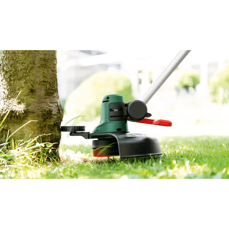 Bosch UniversalGrassCut 18V-26 26 cm akumuliatorinė žoliapjovė ir krūmapjovė, juoda, žalia