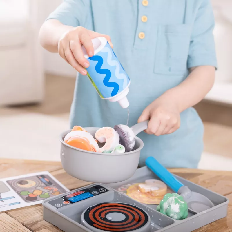 Melissa & Doug Simmer & Stir Stovetop Play Set su Water WOW! spalvas keičiančiu žaidimų maistu, ikimokyklinis žaislas, nuo 3 metų