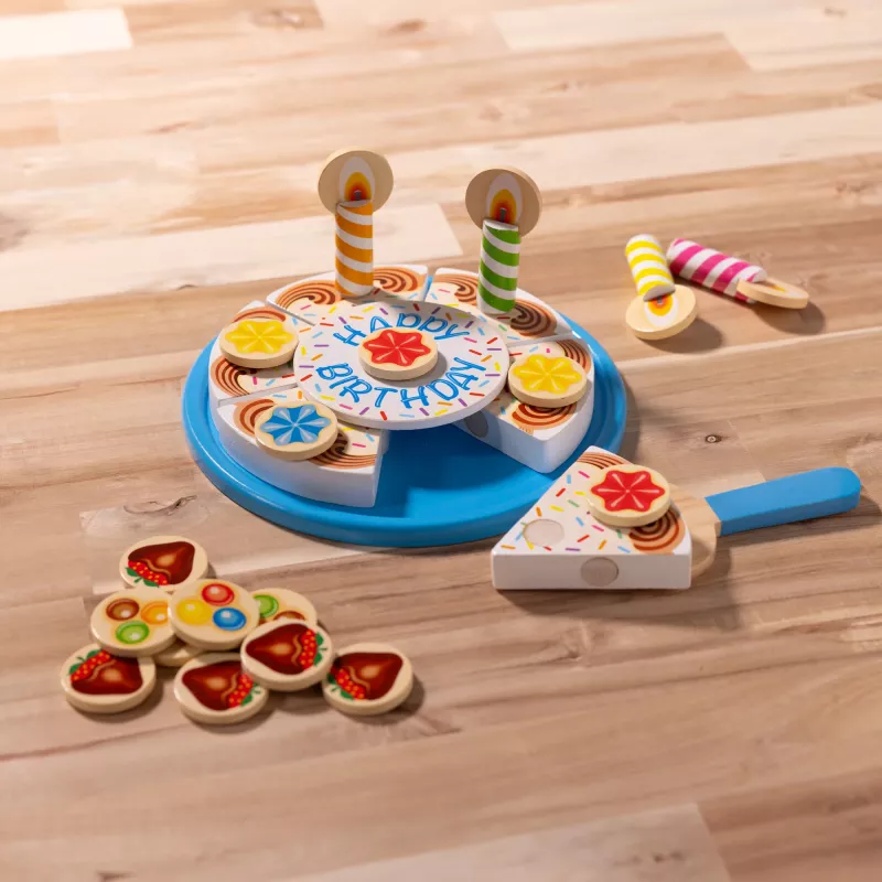 Melissa & Doug gimtadienio tortas – medinė žaidimų pica su keičiamais papuošimais ir 7 žvakėmis