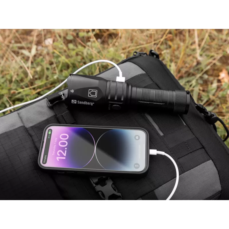 Sandberg Survivor Torch Powerbank 5000 – rankinis prožektorius su powerbank, juodas, aliuminis, IPX4