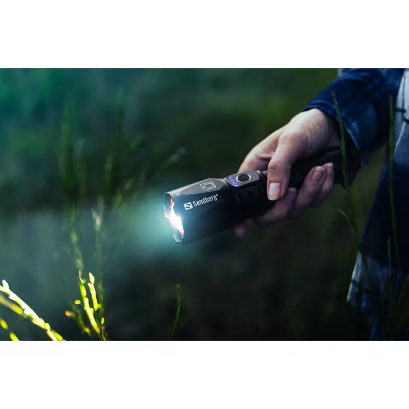 Sandberg Survivor Torch Powerbank 5000 – rankinis prožektorius su powerbank, juodas, aliuminis, IPX4