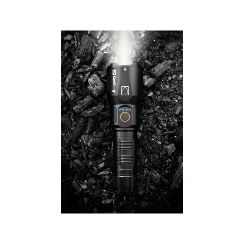 Sandberg Survivor Torch Powerbank 5000 – rankinis prožektorius su powerbank, juodas, aliuminis, IPX4