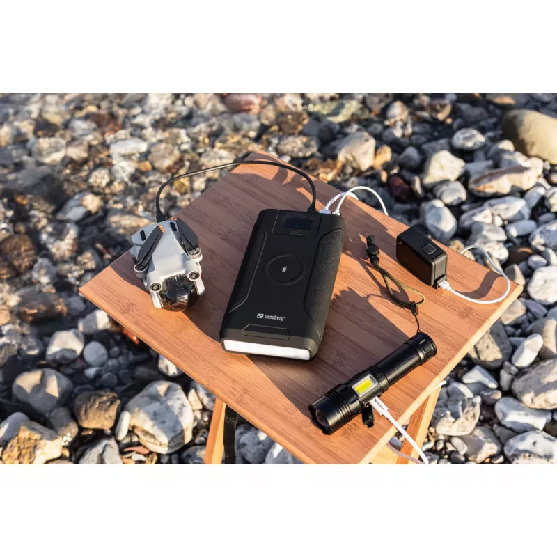 Sandberg Survivor Powerbank 7in1 76800, 76800 mAh, Li-Ion, belaidžiu įkrovimu, 3.6 V, juoda