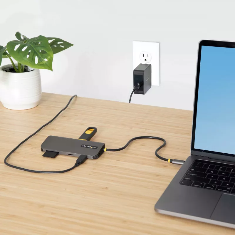 StarTech.com USB-C kelių prievadų adapteris 4K 60Hz HDMI, 3x USB-A 5Gbps, 100W PD, GbE, SD/MicroSD, 30 cm laidas, kelioninis dokas