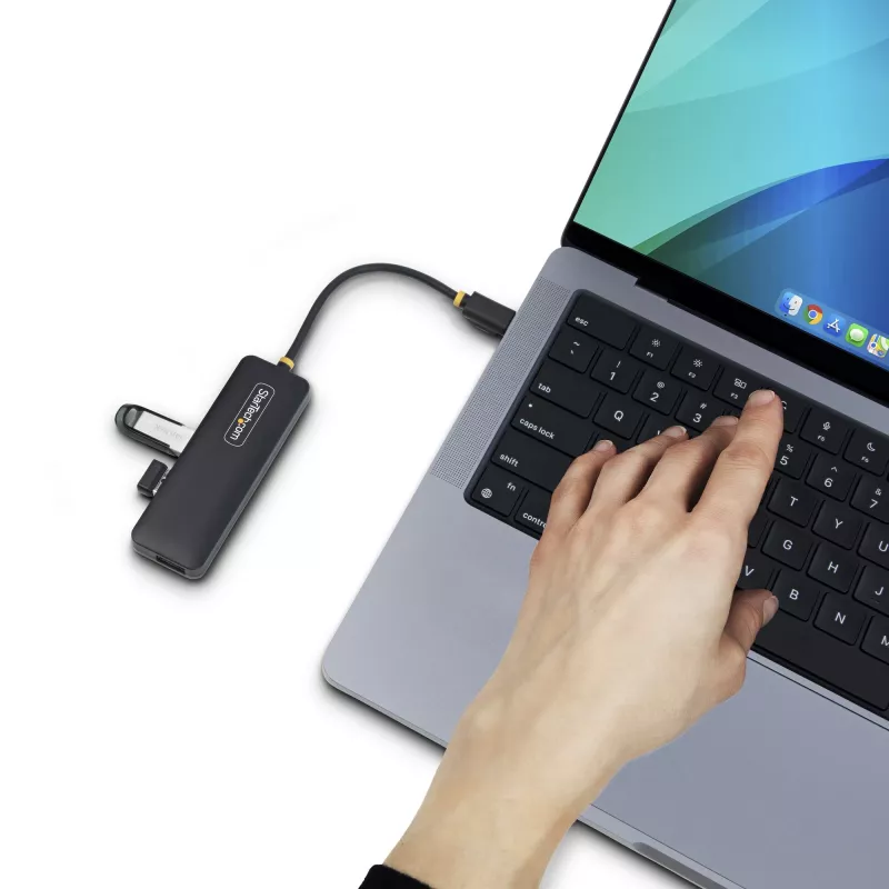 StarTech.com 4 prievadų USB-C šakotuvas, 5Gbps, USB-C į 4x USB-A, maitinamas iš magistralės, mažas kelioninis mini šakotuvas, kelių prievadų USB 3.0 skirstytuvas, nešiojamas šakotuvas, apsauga nuo viršsrovių