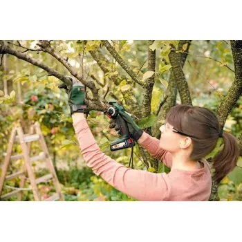Bosch AdvancedCut 18 pjūklas 7000 RPM juoda, žalia, raudona, sidabrinė