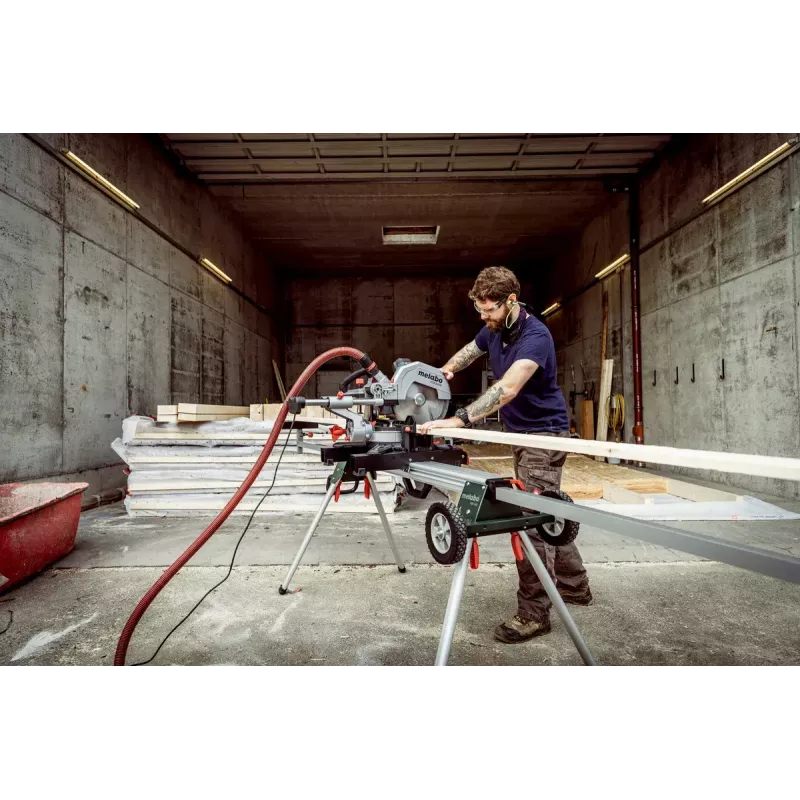 Pjūklas Metabo KGS 305 M slankusis kampinis