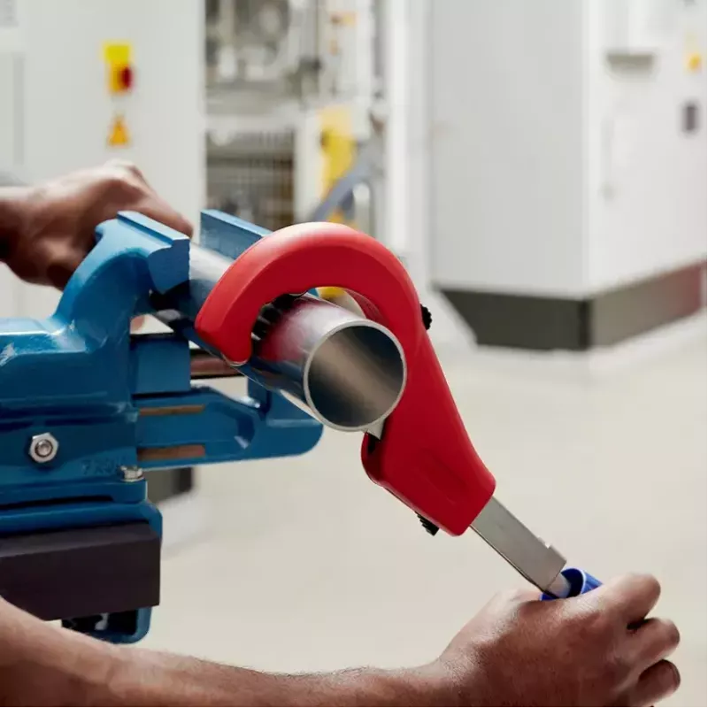 Vamzdžių pjaustytuvas Knipex 90 31 03 BK, tinka žalvariui, variui, plienui