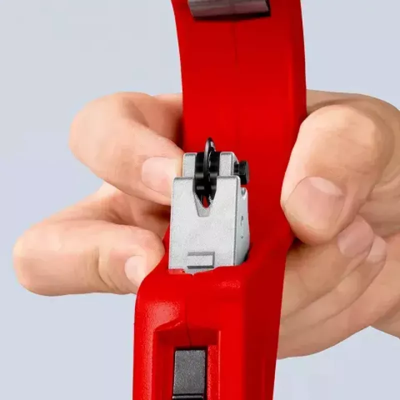 Vamzdžių pjaustytuvas Knipex 90 31 03 BK, tinka žalvariui, variui, plienui