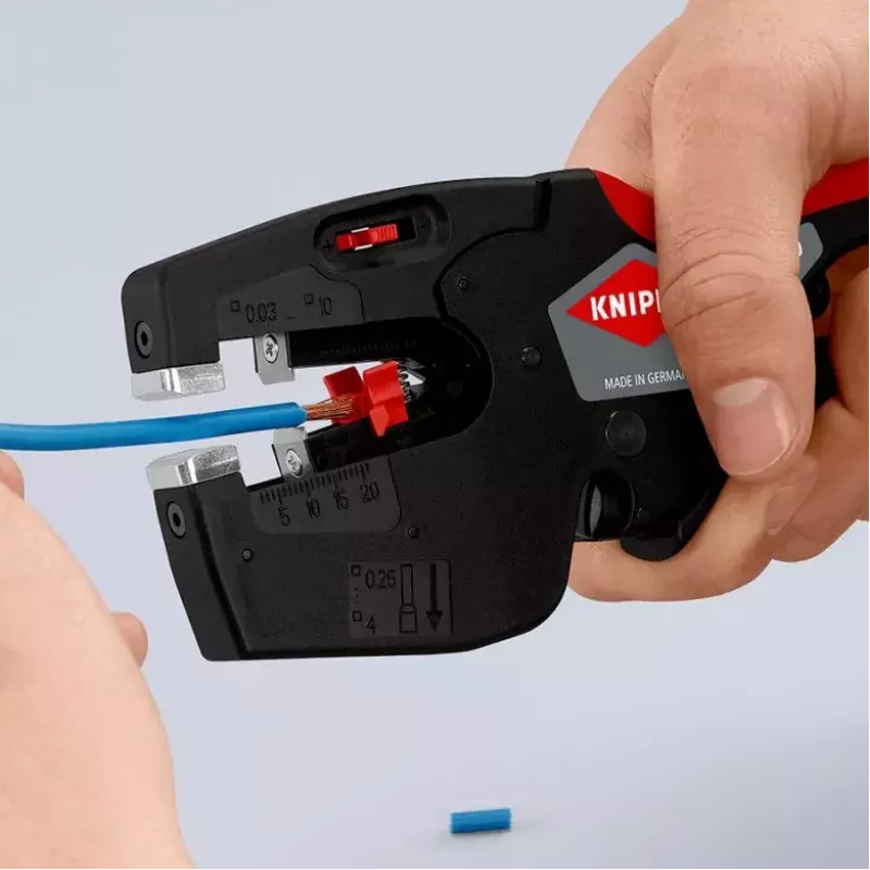 Knipex 12 72 190 kombinuotosios replės, plieninė galvutė, plastikinės rankenos, juodos-raudonos, 190 mm