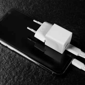 Vidinis įkroviklis Lindy 73410 Mobiliojo įrenginio įkroviklis Smartphone Baltas