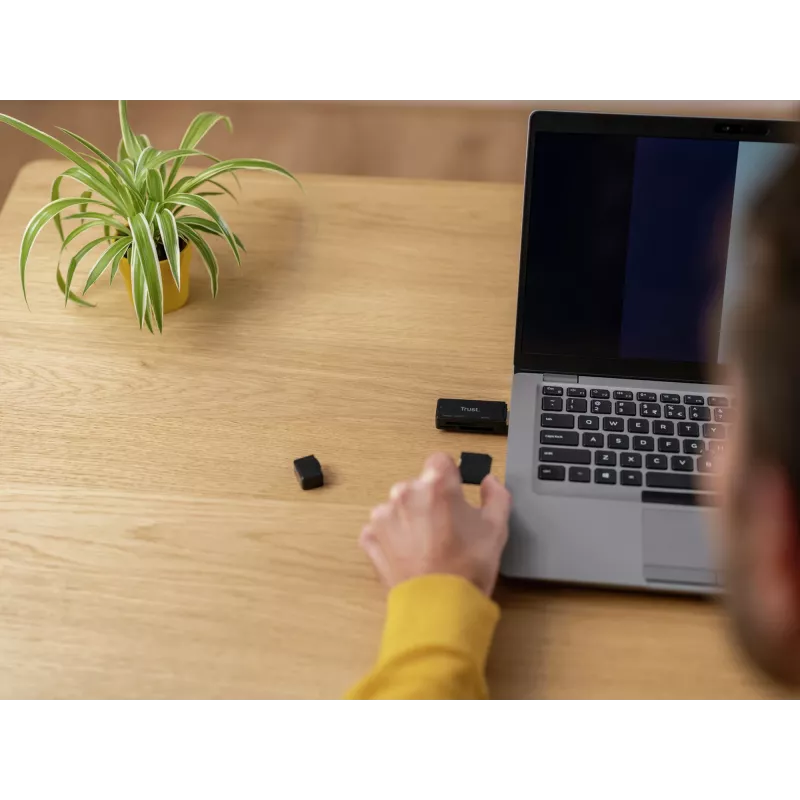 Trust NANGA kortelių skaitytuvas USB 3.2 Gen 1 Type-A juodas