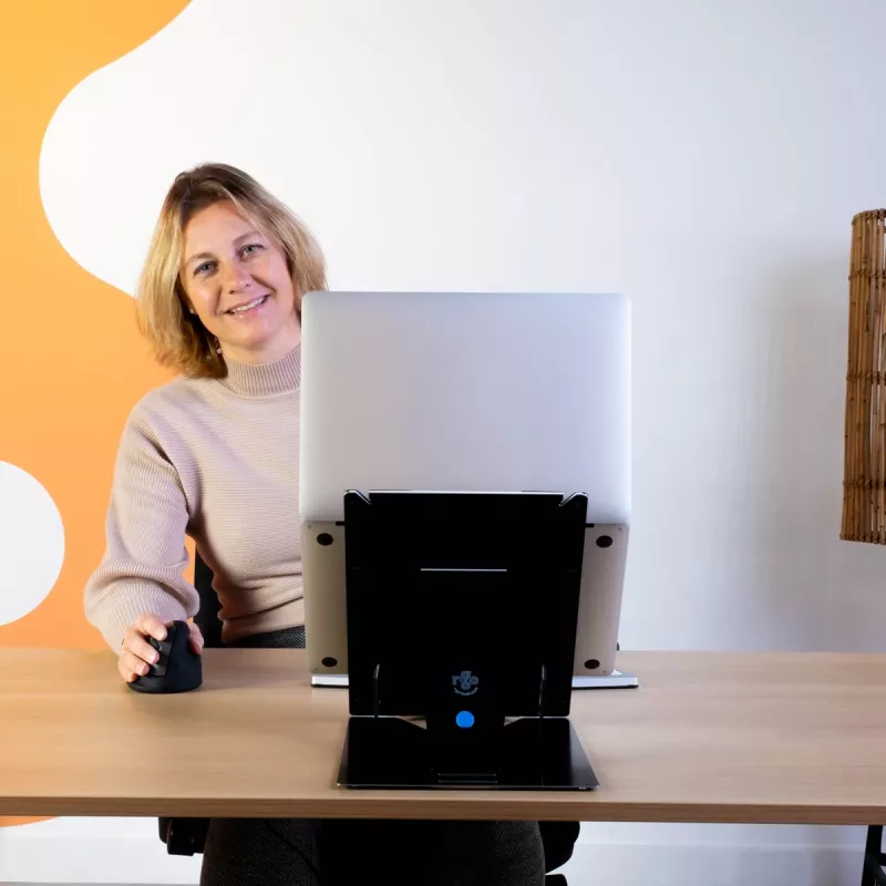 R-Go Tools stovas nešiojamam kompiuteriui ir planšetei R-Go Riser Duo, tinka 10-22 colių ekranui, juodos spalvos