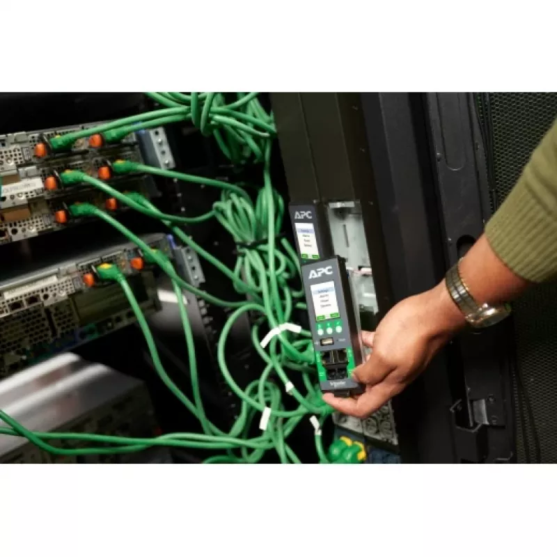 APC NetShelter Rack PDU Advanced, matuojamas, trifazis, 11kW 400V 16A arba 11.5kW 415V 20A, 42 lizdai, IEC309