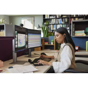 HP Poly Poly Voyager Free 60+ UC įkrovimo dėklas juodas su jutikliniu ekranu ir BT700 USB-A adapteriu