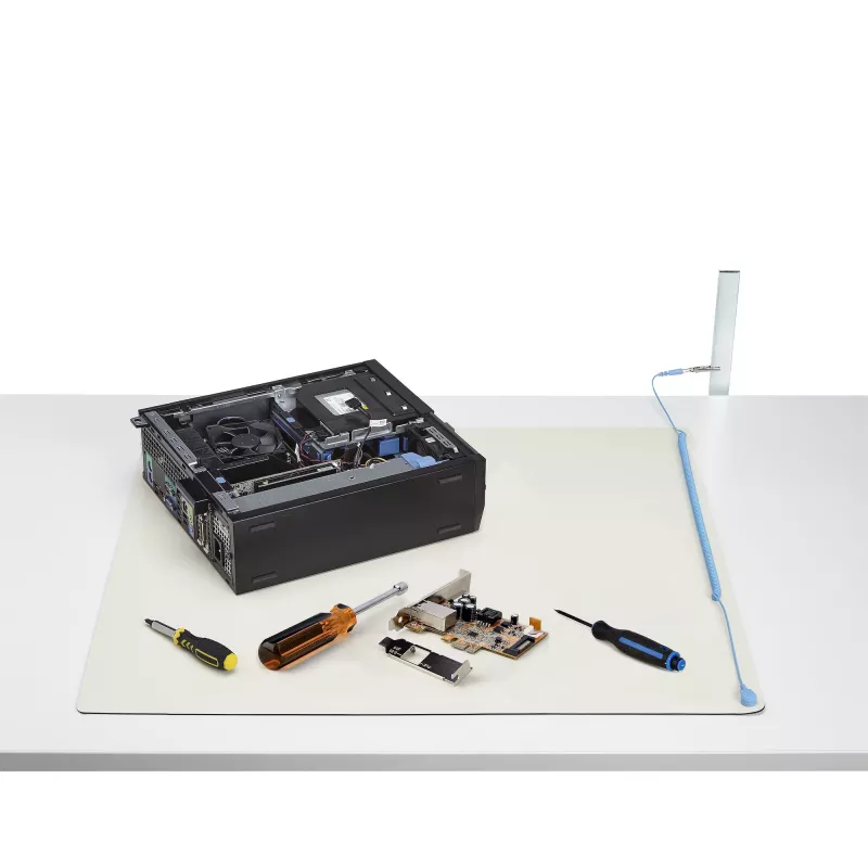 StarTech.com antistatinis kilimėlis, ESD kilimėlis elektronikos remontui, antistatinis stalo/darbo stalo kilimėlis su nuimamu įžeminimo laidu, ANSI/ESD S 4.1, lankstus termoplastinis darbo kilimėlis, 11x18 col. (30x46 cm)