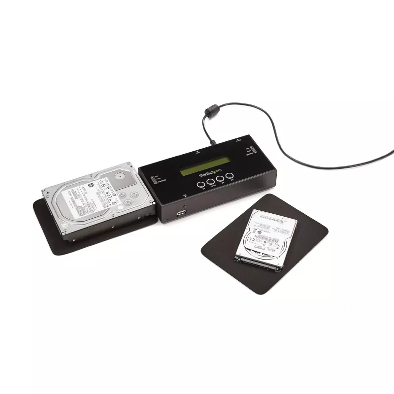 StarTech.com 1:1 nepriklausomas kietųjų diskų kopijavimo ir trynimo įrenginys, SAS ir SATA HDD/SSD klonavimo aparatas, LCD ekranas, TAA atitinkantis