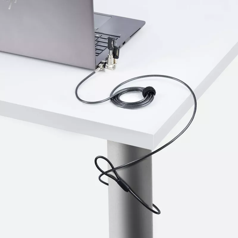 StarTech.com 3-in-1 Universalus Nešiojamojo Kompiuterio Užraktas 2 m, Su Pagrindiniu Raktu, Apsauginis Kabelis, Suderinamas su Noble Wedge®/Nano/K-Slot; Apsauga Nuo Vagystės