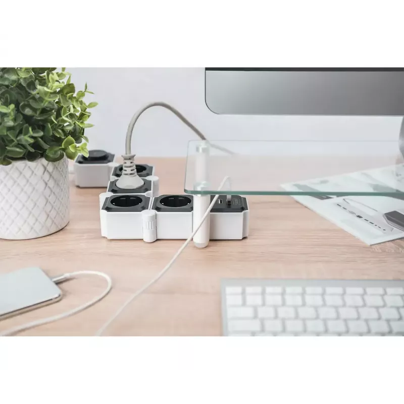 DIGITUS DA-70620 4-jų lizdų lankstus maitinimo blokas su 2 USB prievadais ir jungikliu