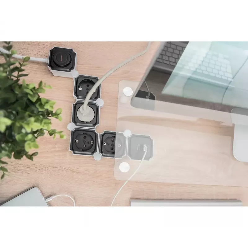 DIGITUS DA-70620 4-jų lizdų lankstus maitinimo blokas su 2 USB prievadais ir jungikliu