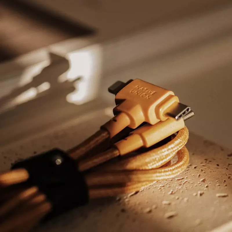 USB laidas native union Belt Cable Duo 1,5 m USB-C į USB-C/Lightning geltonas