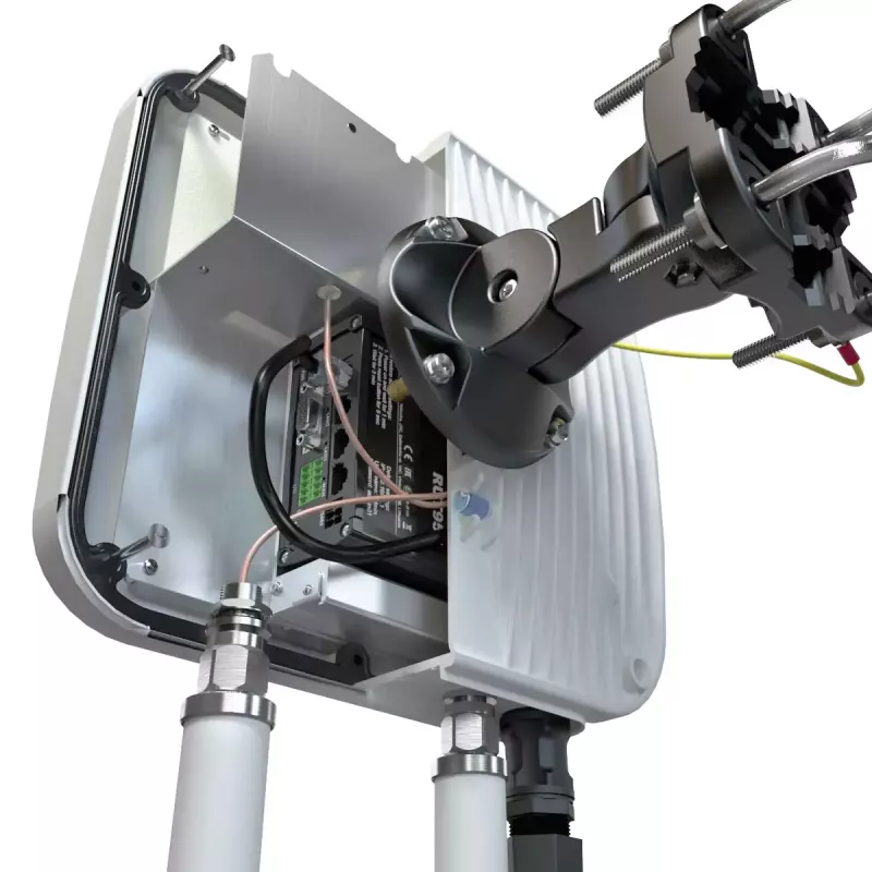 QuWireless QuMax A955M kryptinė LTE + Wi-Fi + GPS antena Teltonika RUT956/RUT955 maršrutizatoriams, 6 dBi, PoE/LAN, vertikali poliarizacija, IP67, balta