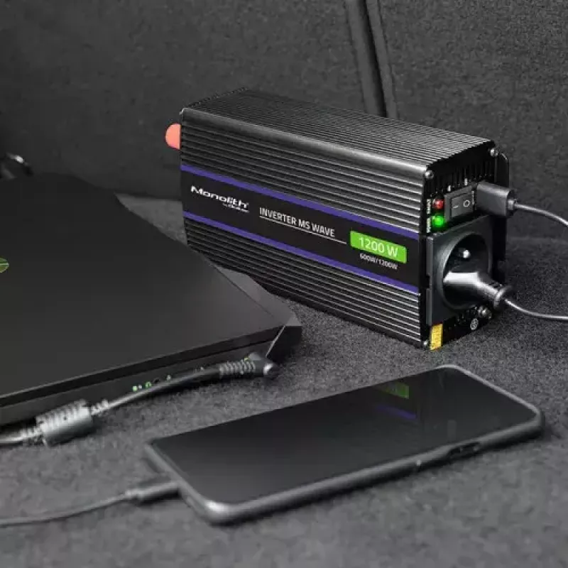 QOLTEC Monolith 600 W keitiklis – 12 V į 230 V, USB PD 18 W, automobiliui/namams, juodas