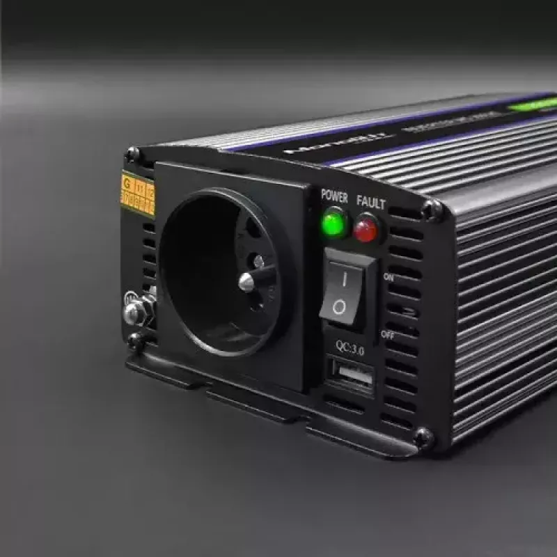 QOLTEC Monolith 600 W keitiklis – 12 V į 230 V, USB PD 18 W, automobiliui/namams, juodas
