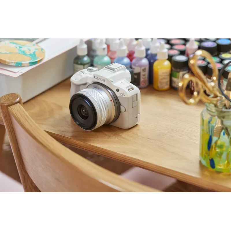 Veidrodinė kamera Canon EOS R50 balta 24,2 MP 4K Ultra HD