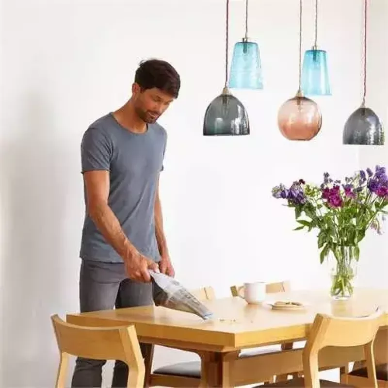Nešiojamas dulkių siurblys Black & Decker NVC215W