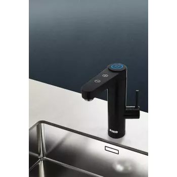Momentinis vandens šildytuvas NOVEEN IWH965 INOX BLACK 5,5 kW 220V, nerūdijantis plienas, liečiamas valdymas, 2,5 l/min