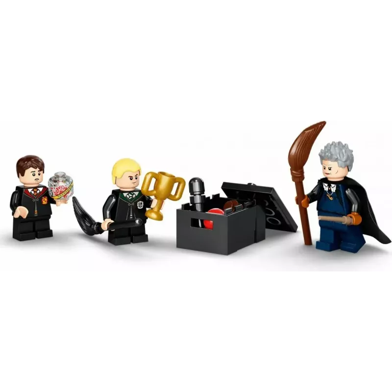 LEGO Harry Potter rinkinys Hogvartso pirmoji skraidymo pamoka 76395 su Harry ir Draco minifigūrėlėmis