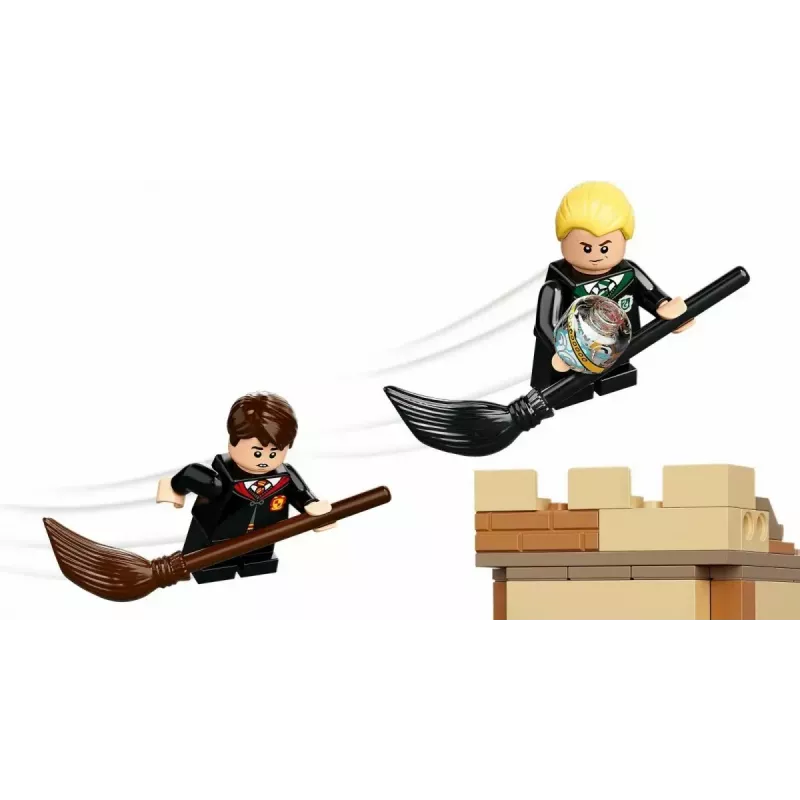 LEGO Harry Potter rinkinys Hogvartso pirmoji skraidymo pamoka 76395 su Harry ir Draco minifigūrėlėmis