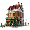 LEGO Icons statybinis rinkinys 10350 Tudor kampinis namas – 3 266 detalės, 8 minifigūrėlės, amžius 18+, 260×250×310 mm