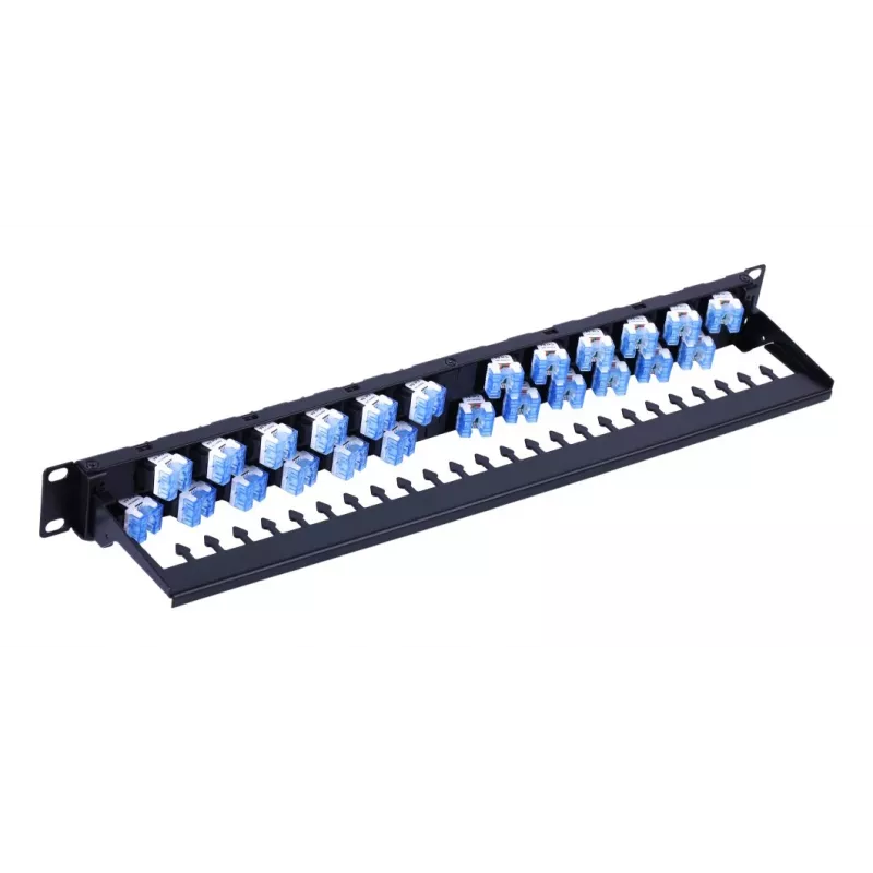 Techly UTP pataisų skydelis 24 prievadai RJ45 Cat.6A nuožulnus išėjimas 1U juodas