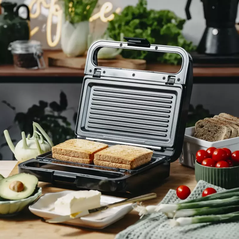 Sumuštinių keptuvė 2-in-1 Adler AD 3070b – 850 W, 2 plokštelės, juoda