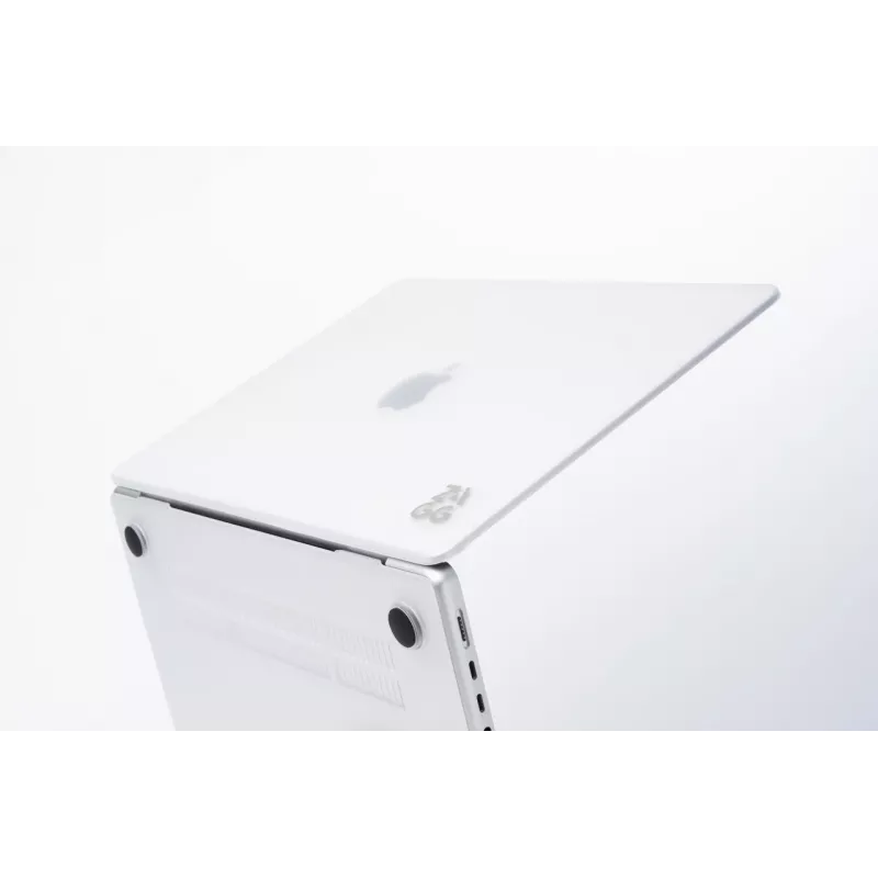 Kietas dėklas Zagg MacBook Pro 16 M3/M2/M1 permatomas – skaidrus apsauginis apvalkalas