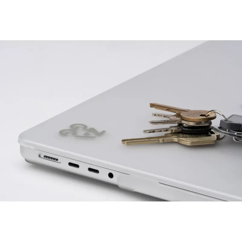 Kietas dėklas Zagg MacBook Pro 16 M3/M2/M1 permatomas – skaidrus apsauginis apvalkalas