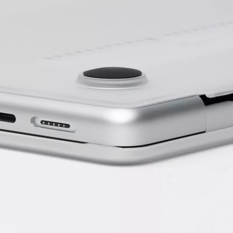 Kietas dėklas Zagg MacBook Pro 16 M3/M2/M1 permatomas – skaidrus apsauginis apvalkalas