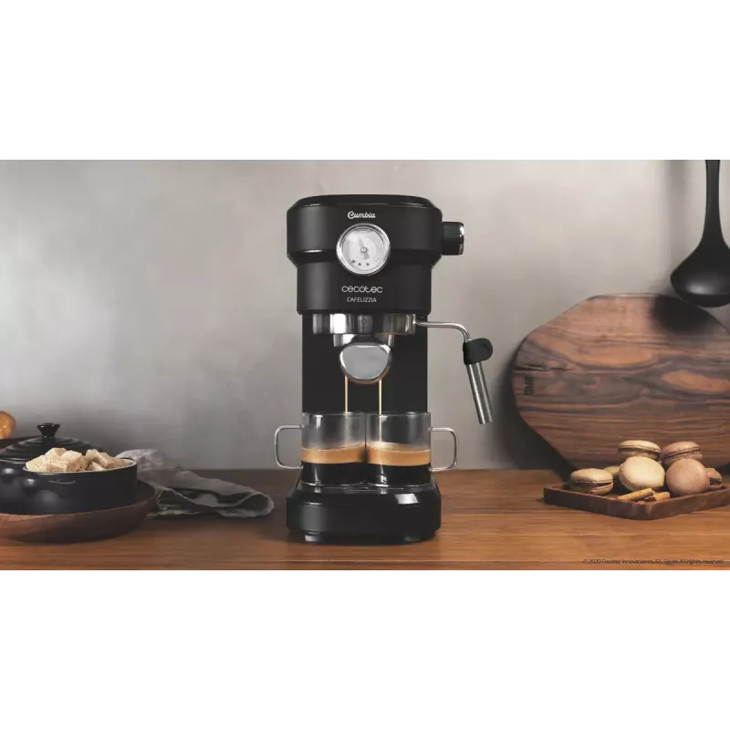 Cecotec Cafelizzia 790 Black Pro espreso aparatas, 1,2 l, 20 bar, juodas