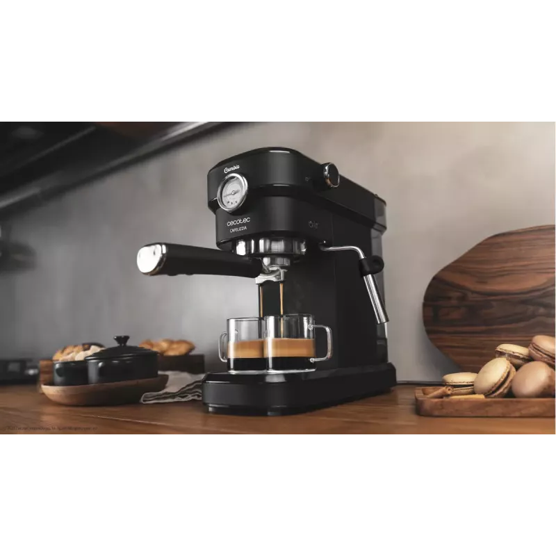 Cecotec Cafelizzia 790 Black Pro espreso aparatas, 1,2 l, 20 bar, juodas