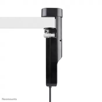 Neomounts DS22-840BL6 stalinis kištukinis lizdas su spaustuku ir USB-C bei USB-A prievadais – greitas įkrovimas