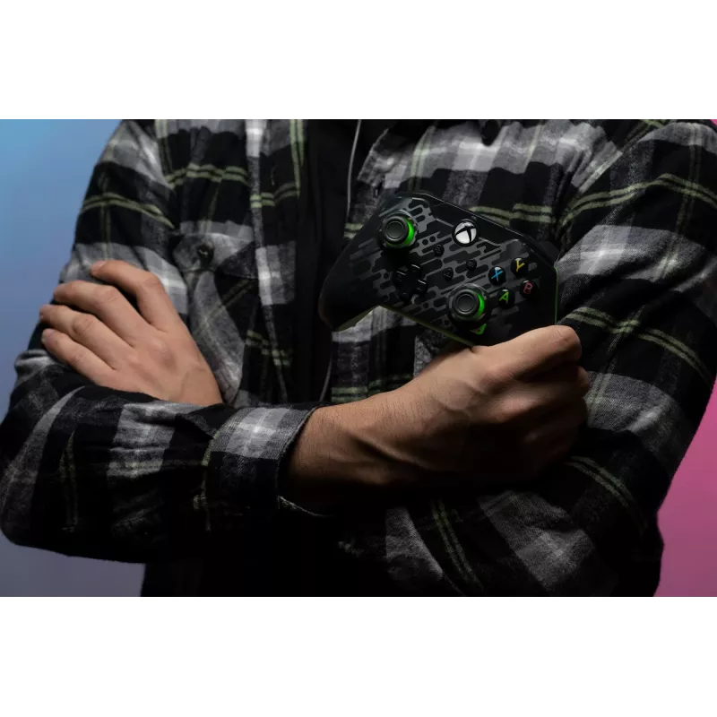 PDP Wired Controller: Neon Carbon, skirta Xbox ir Windows 10/11