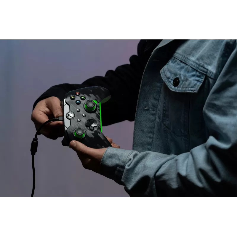 PDP Wired Controller: Neon Carbon, skirta Xbox ir Windows 10/11