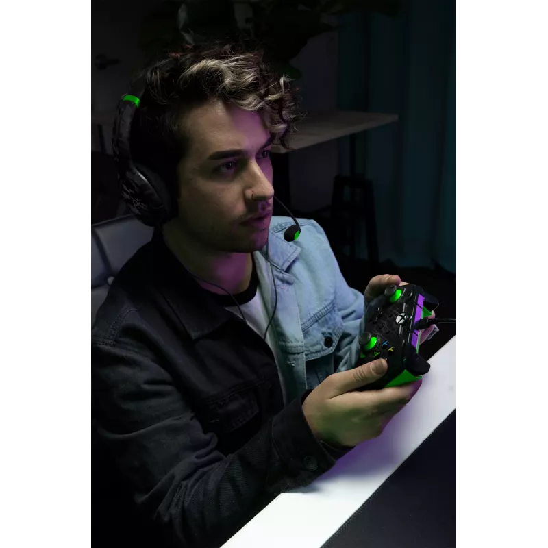 PDP Wired Controller: Neon Carbon, skirta Xbox ir Windows 10/11