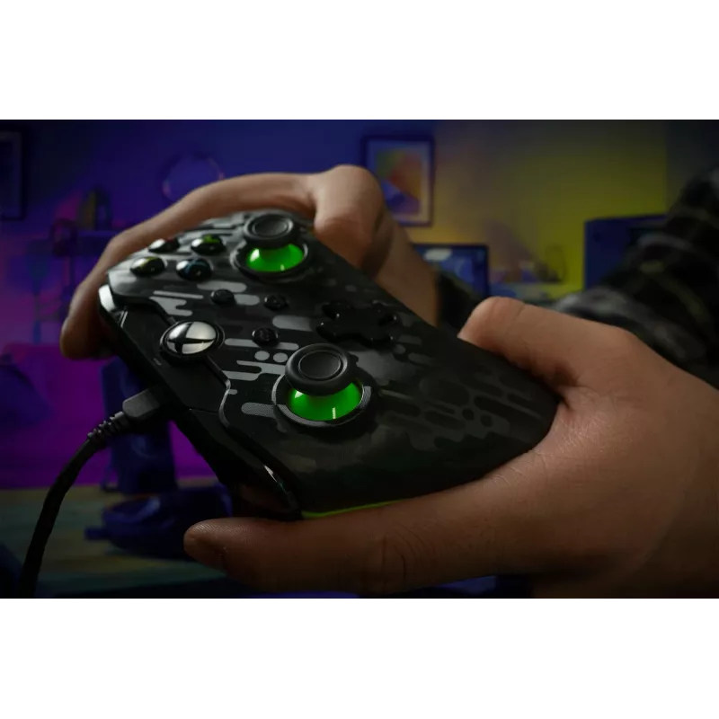 PDP Wired Controller: Neon Carbon, skirta Xbox ir Windows 10/11