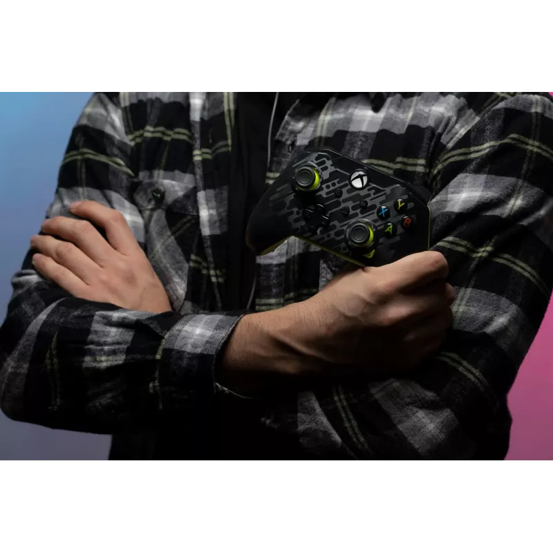 PDP Wired Controller: Electric Carbon – Xbox Series X|S, Xbox One, Xbox, Windows 10/11